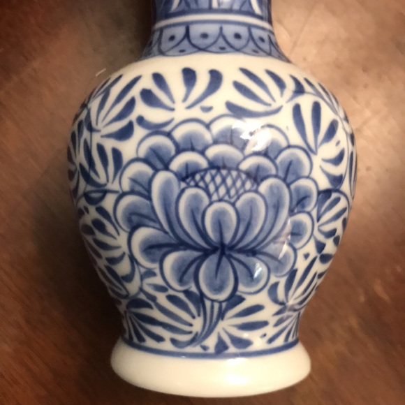 Hand Painted Chinoiserie Vase - Picture 4 of 12